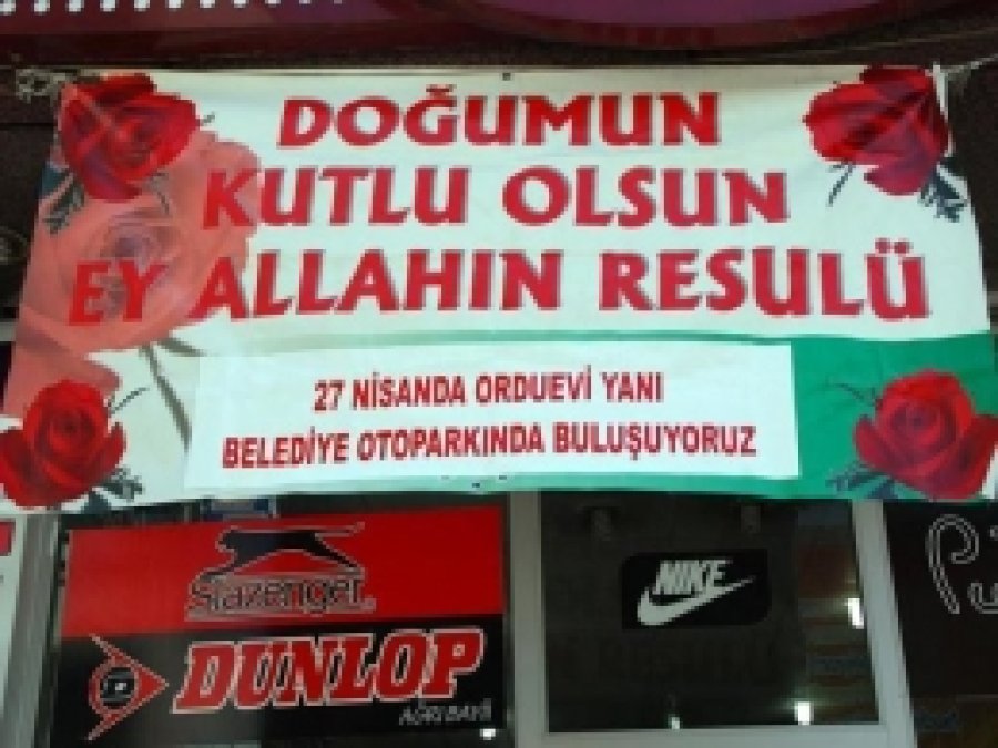 'Kutlu Doğum'a Afişli Destek