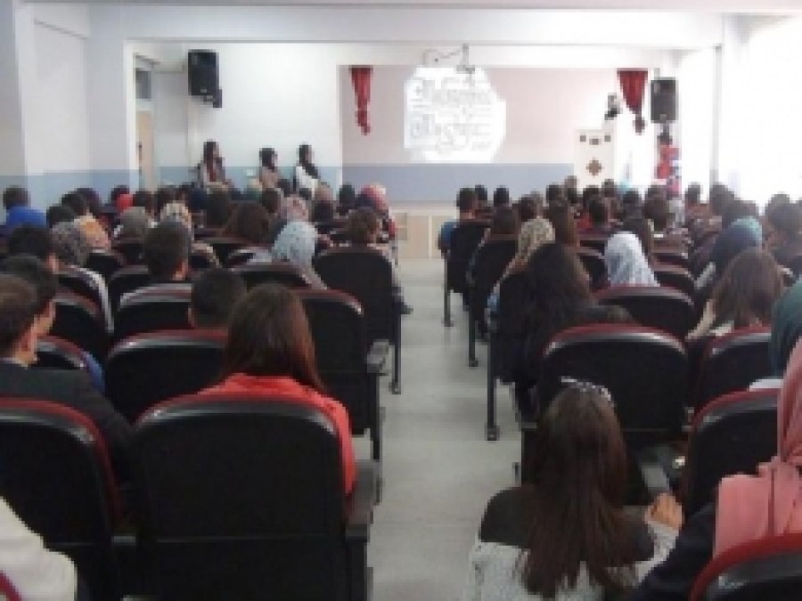 Tatvanlı Öğrencilerden Kutlu Doğum Etkinliği