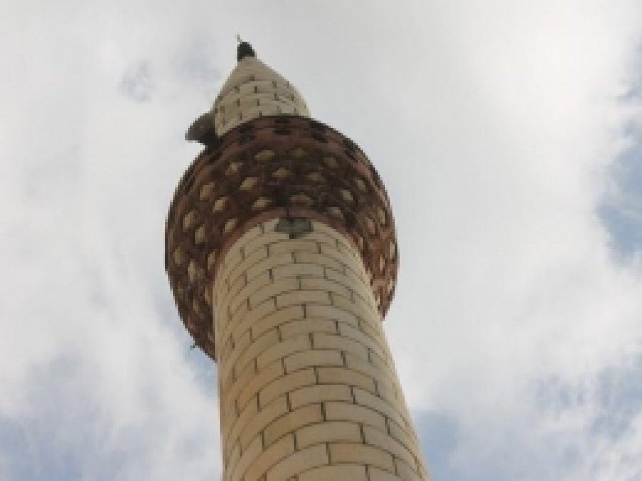 Minareye Çarpan Yıldırım Korkuttu