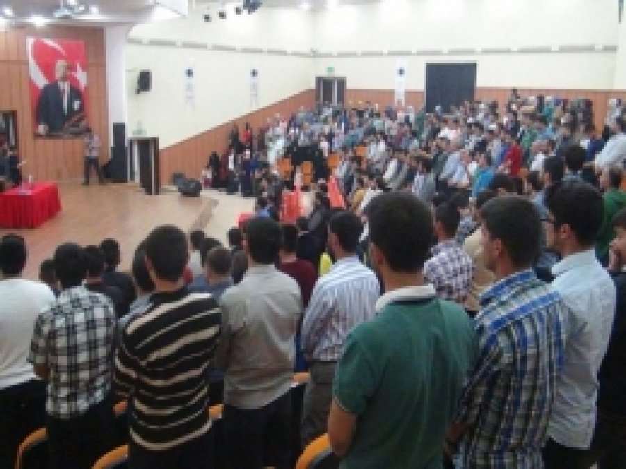 İdeal Gençlik Topluluğundan 'Kutlu Doğum' Programı