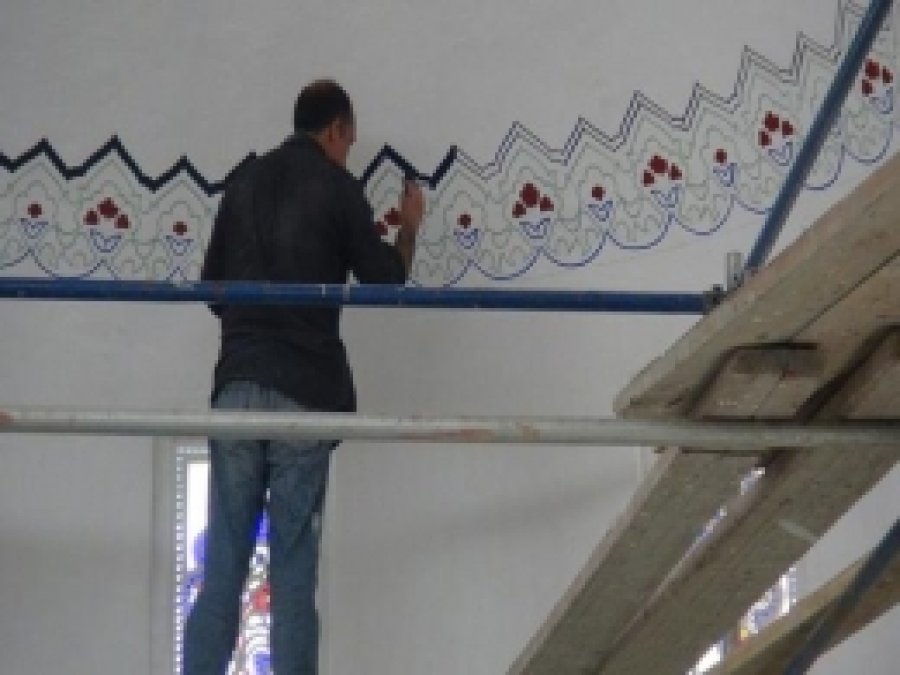 Kızıltepe Merkez Yeni Camiinin İç Kısmı Restore Ediliyor 