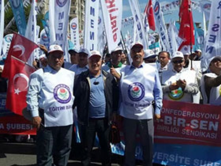 '1 Mayıs Cam Çerçeve İndirme Bayramı Değil'