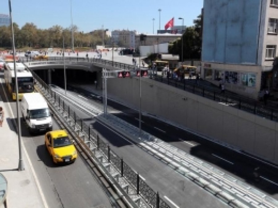 Taksim Yayalaştırma Projesi Durduruldu