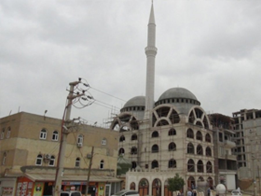 Kızıltepe'de 5 Katlı Bin 500 Kişilik Cami Yapılıyor 