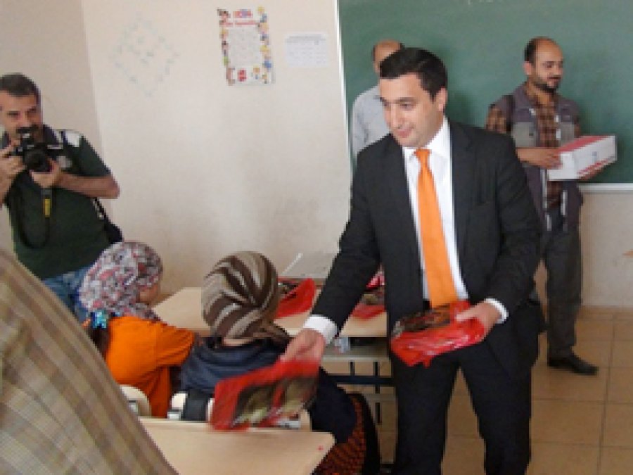 Gazeteciler Suriyeli Öğrencileri Sevindirdi