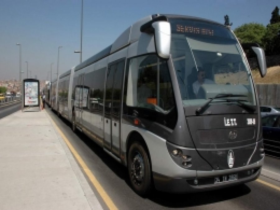 Metrobüslerde Bedava İnternet Dönemi 