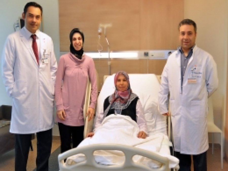 Anneler Günü'nde Annesine Karaciğerini Verdi