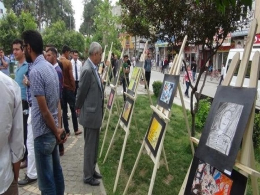 Kızıltepe'de Ortaokul Öğrencileri Resim Sergisi Açıtı