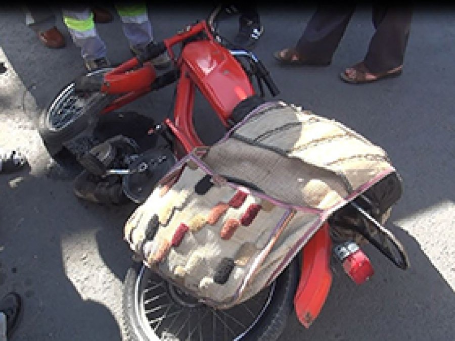 Motorsiklet Çöp Kamyonuna Çarptı