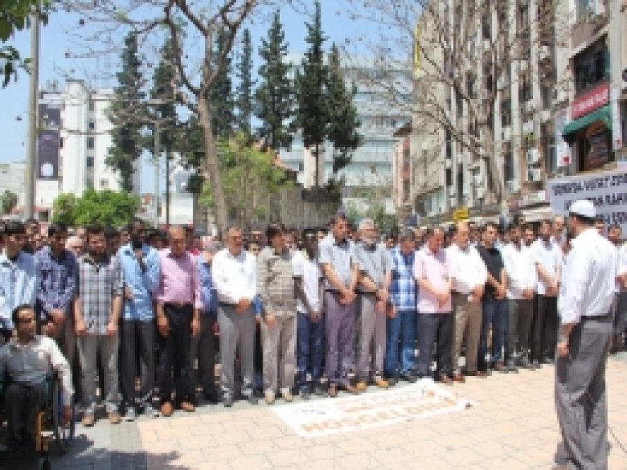 Adana'da Soma İçin Gıyabi Cenaze Namazı Kılındı 