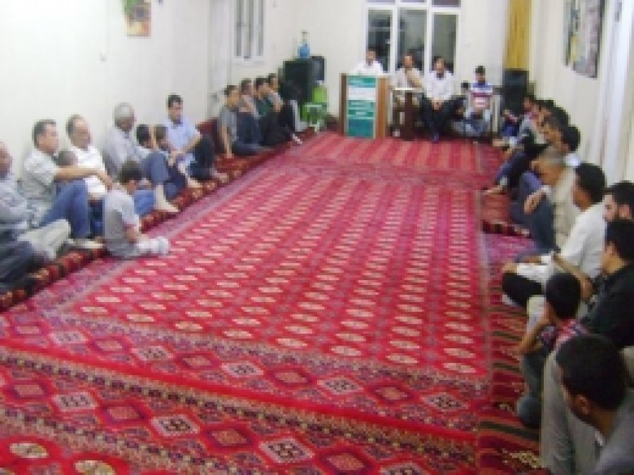 Eller Soma'da Hayatını Kaybedenler İçin Duaya Açıldı