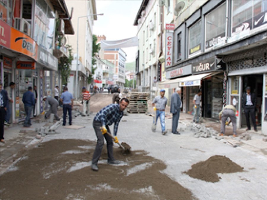 Belediyenin Üstyapı Çalışmaları Devam Ediyor