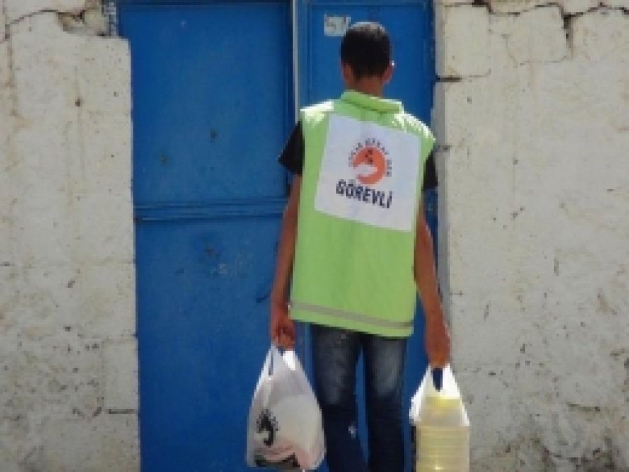 Çınar Şefkat Der Fakirlerin Yüzünü Güldürdü