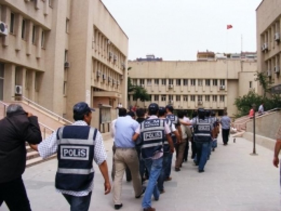 İlaç Yolsuzluğu İddiasıyla 19 Kişi Yakalandı