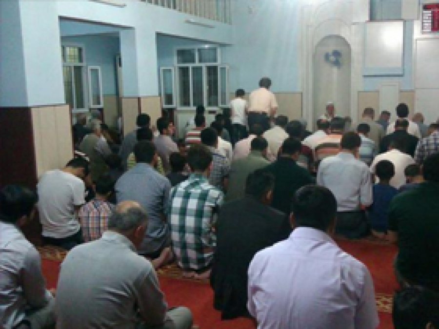 Beraat Gecesinde Camiler Doldu Taştı
