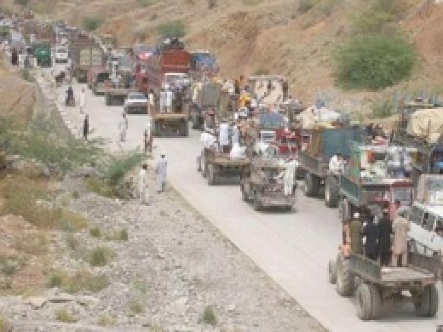 Pakistan'da 455 Bin Kişi Evini Terk Etti