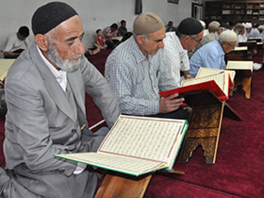 Camilerde Mukabele Başladı