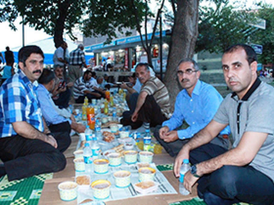 Memur Sen Heyeti Ailelerle Birlikte İftarladı