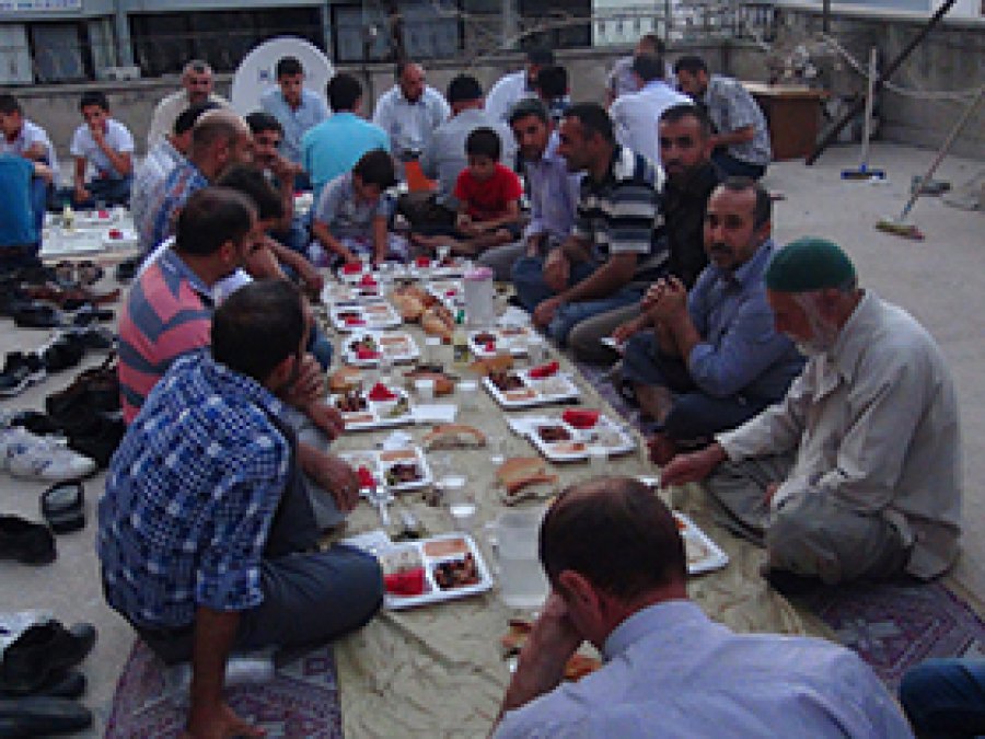 Denizli İrşad Der'den İftar Yemeği