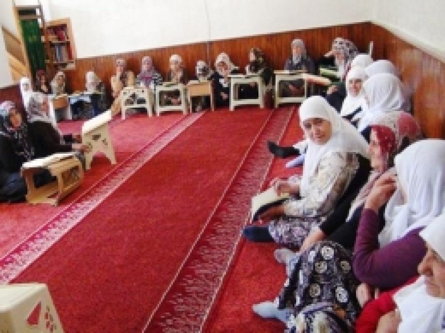 Nineler Mukabele Halkalarına Renk Katıyor