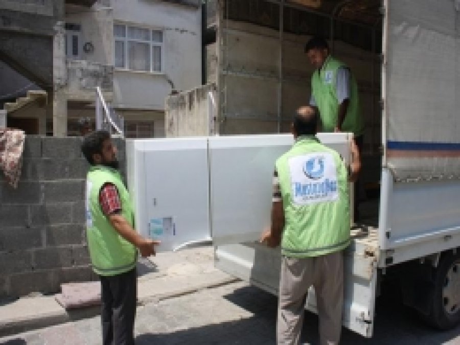 Tarsus'ta 400 Aileye Yardım Yapıldı