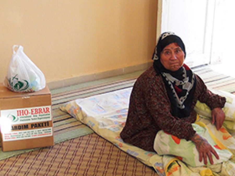 İHO EBRAR Nusaybin'de Yardım Dağıttı