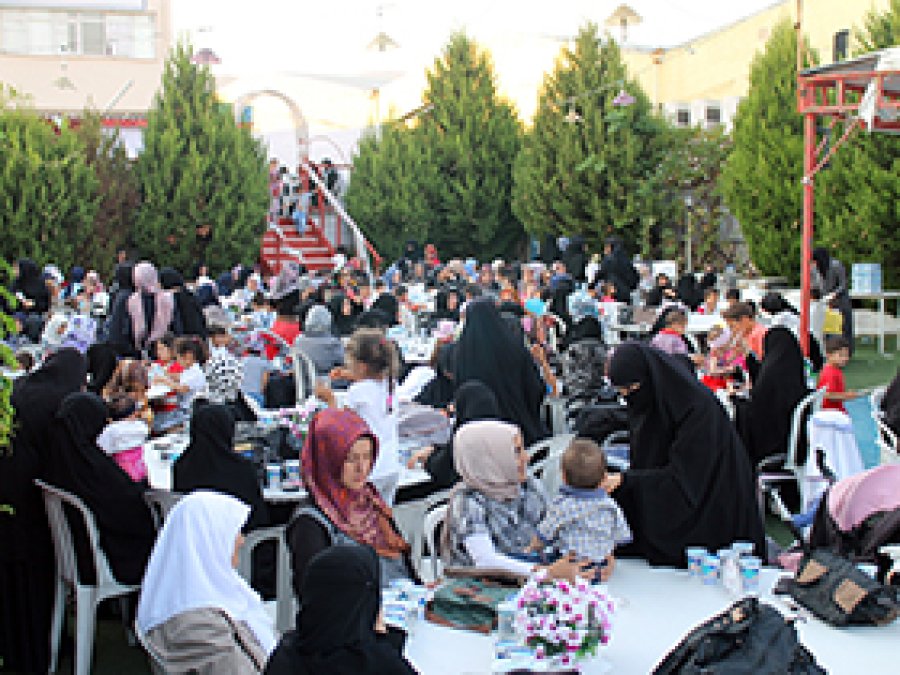 Peygamber Sevdalılarından İftar Yemeği