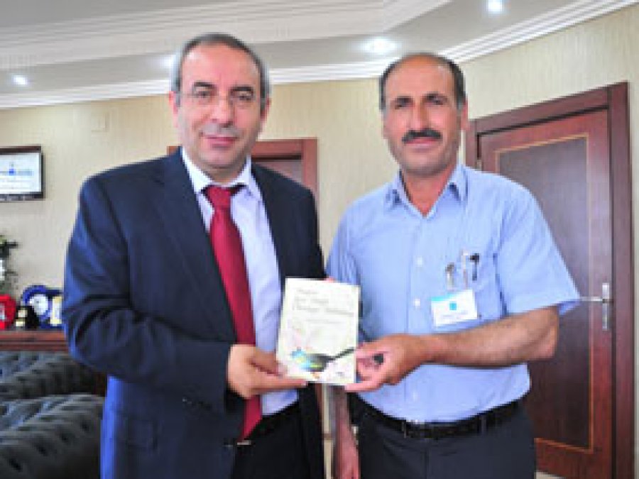 İnşaat İşçisinden Şiir Kitabı