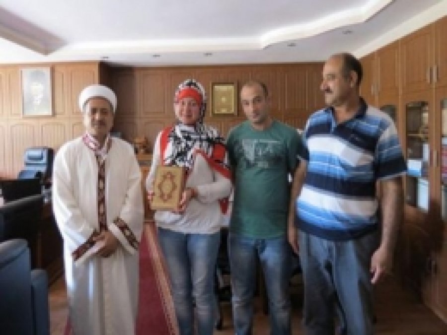Moldovalı Bayan Müslüman Oldu
