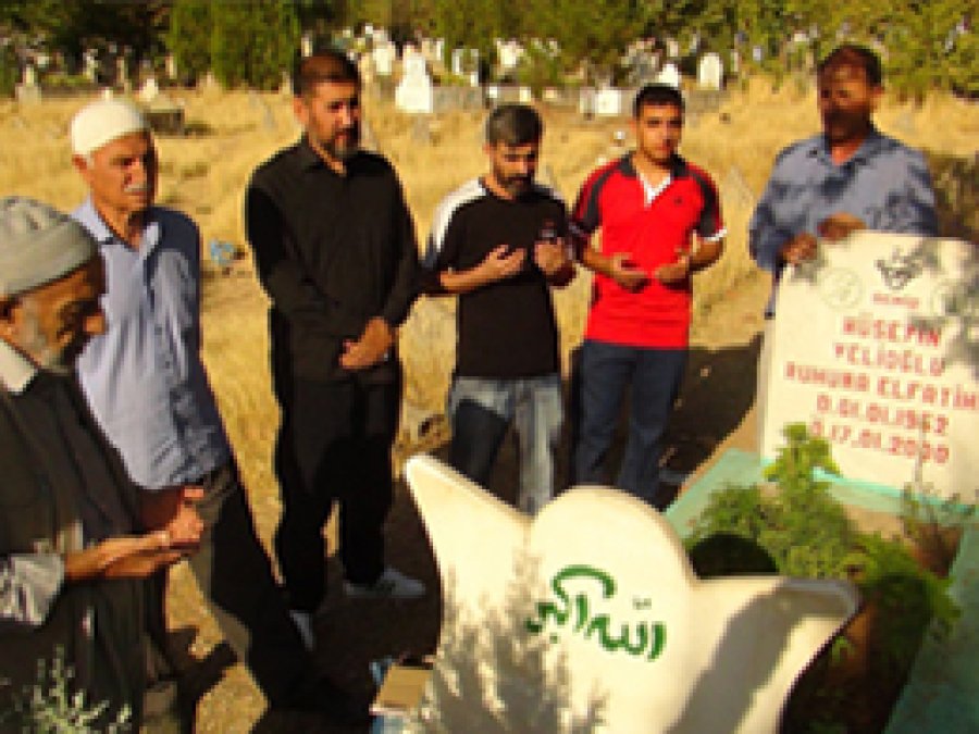 Bayramda Şehit Mezarlıklarına Akın Ettiler