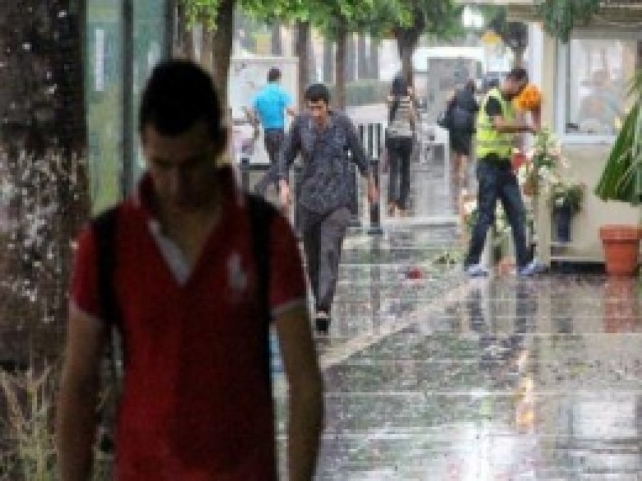 Şanlıurfa'da Yaz Yağmuru Şaşırttı