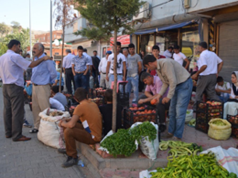 Kozluk'ta Yerli Ürünler Piyasada