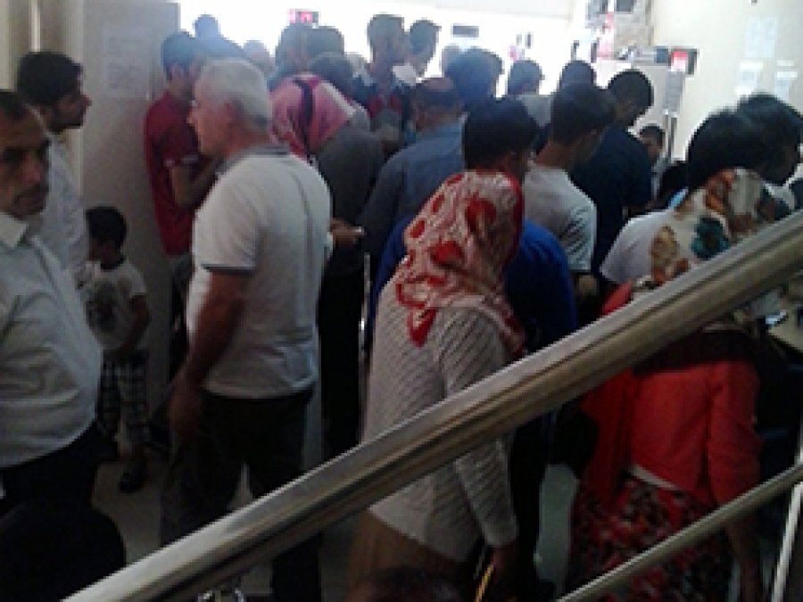 Antep Nüfus Müdürlüğünde Kuyruk Çilesi 