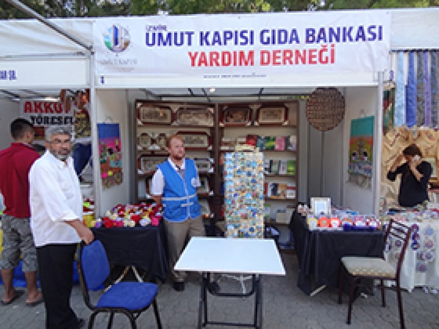 İzmir Umut Kapısı, Fuarda Stant Açtı