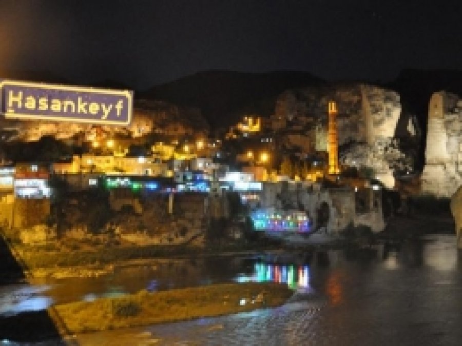 Işıklandırılan Hasankeyf'te Turist Sayısı Arttı