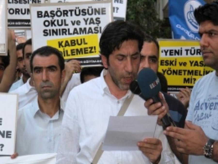 'Başörtüsü Her Yerde Özgür Olsun' Eylemi