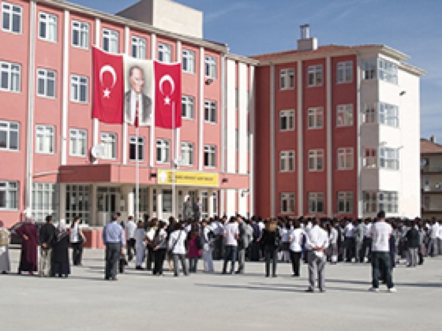 Ortaöğretimde İbadethane Zorunlu Oldu