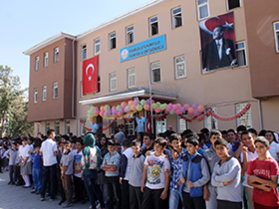 Öğrenciler Okullarıyla Buluştu