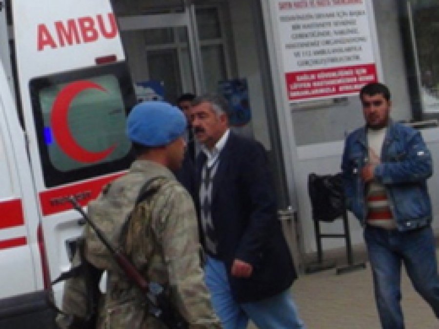 Karlıova'da Bir Asker Silahla Yaralandı