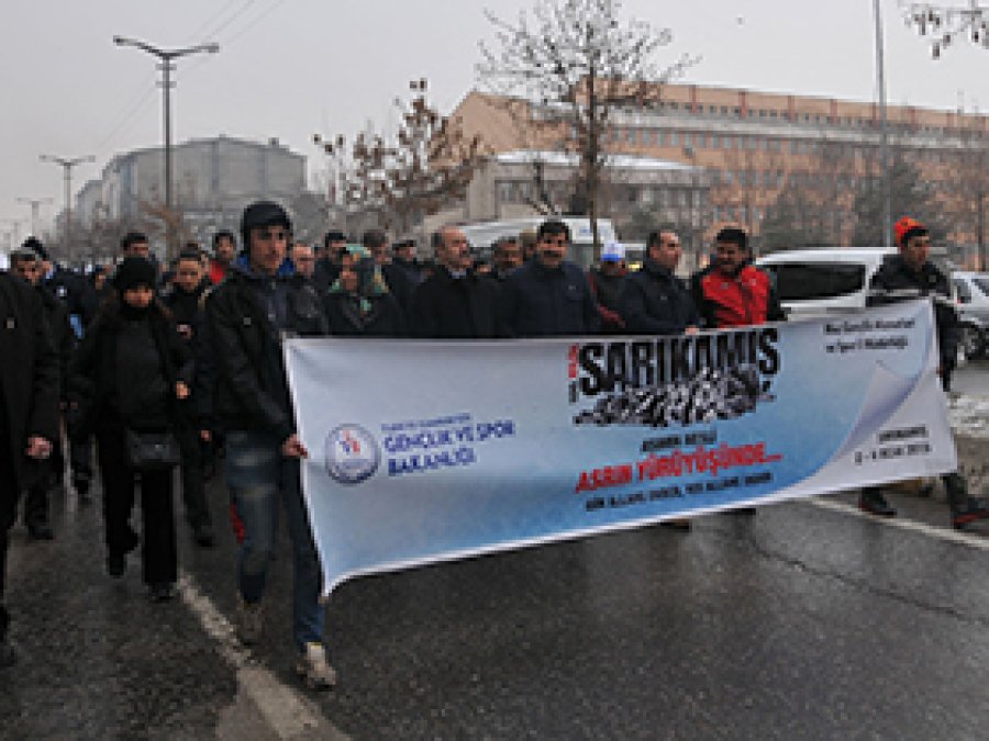 Muş'ta Sarıkamış için yürüyüş düzenlendi