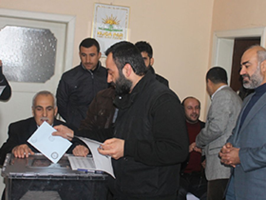 HÜDA PAR Bismil Başkanı güven tazeledi