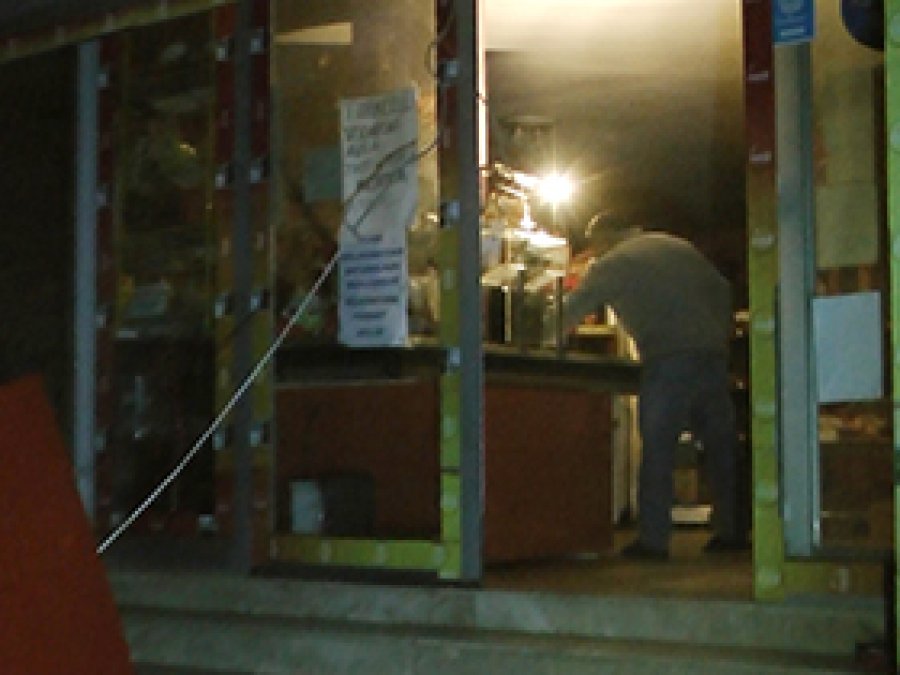 Elektrik kesintileri halkı çileden çıkardı