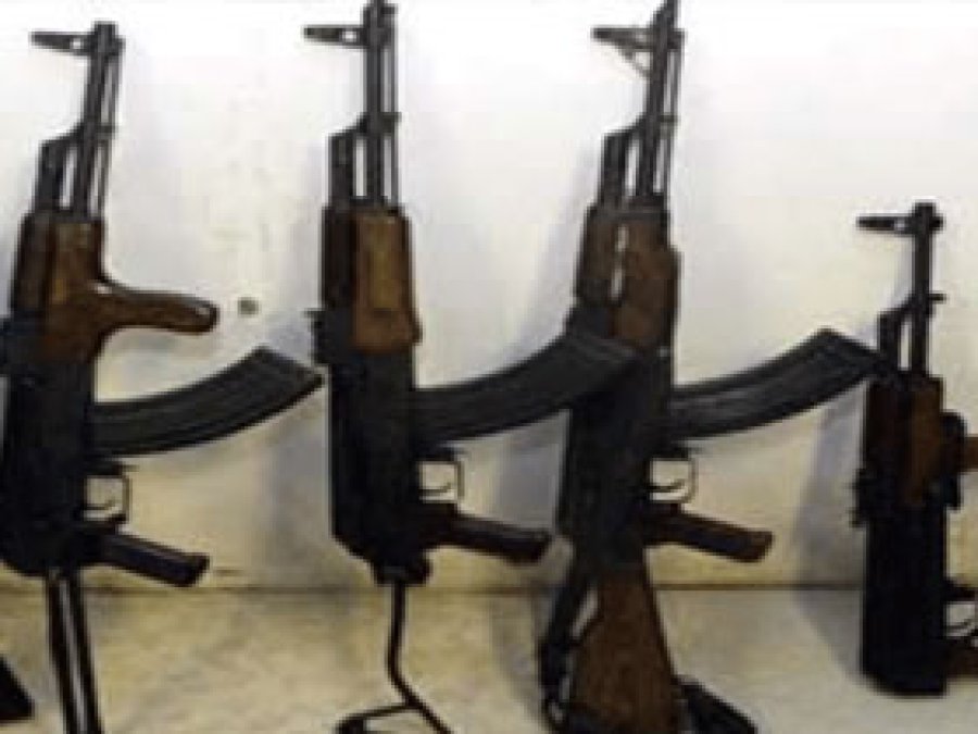 Diyarbakır'da 4 keleş 1 M-16 yakalandı