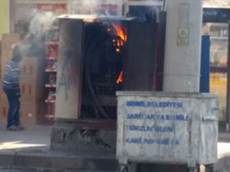 Patlayan trafo korkulu anlar yaşattı