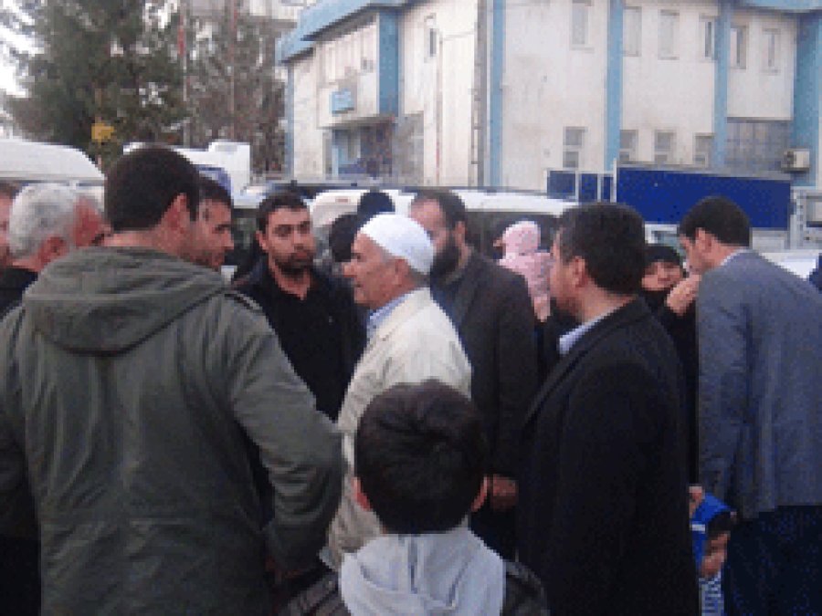 Umre kafilesi dualarla kutsal topraklara uğurlandı
