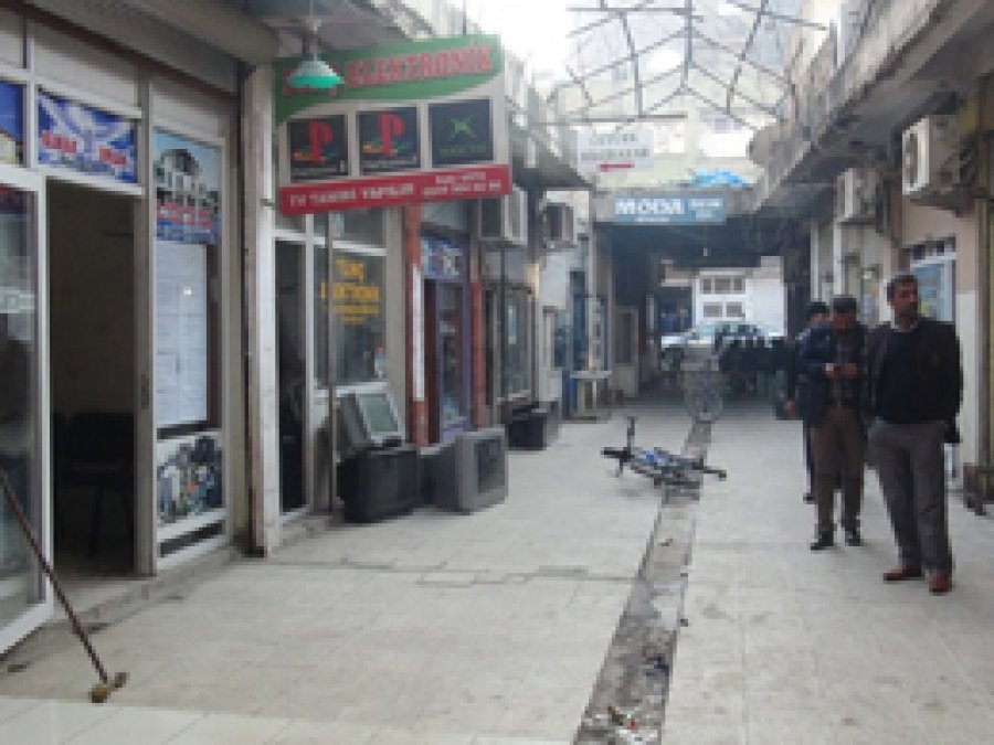 Hırsızlar bir gecede 5 dükkâna girdi