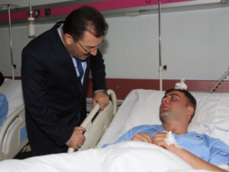 Bakan Altınok yaralı askerleri ziyaret etti