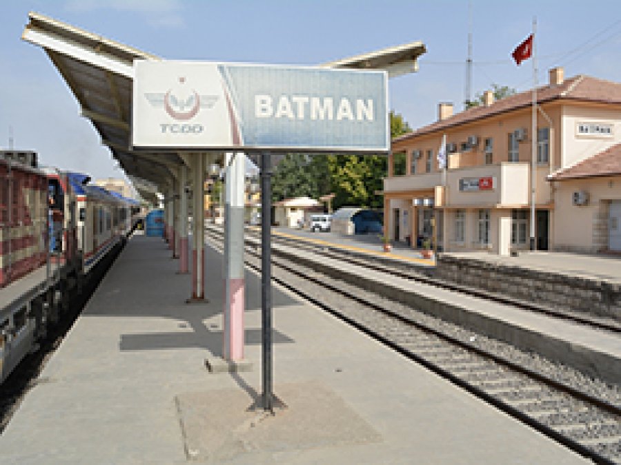 Duran tren seferleri yeniden başladı