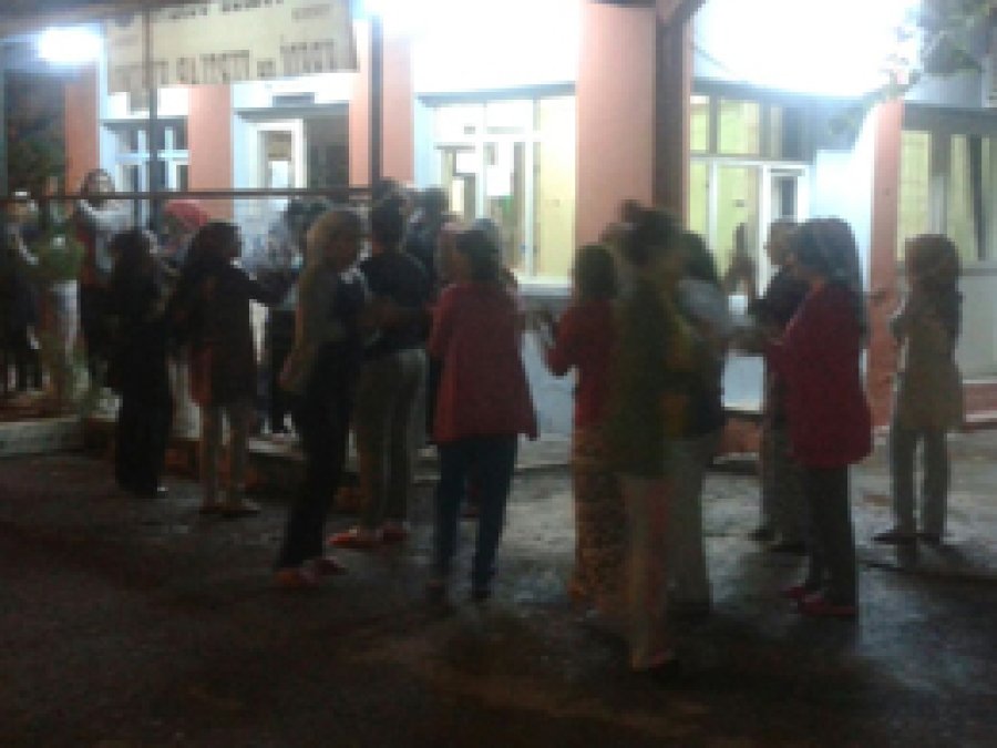 Siirt'te öğrenciler yurttaki su sorunu protesto etti