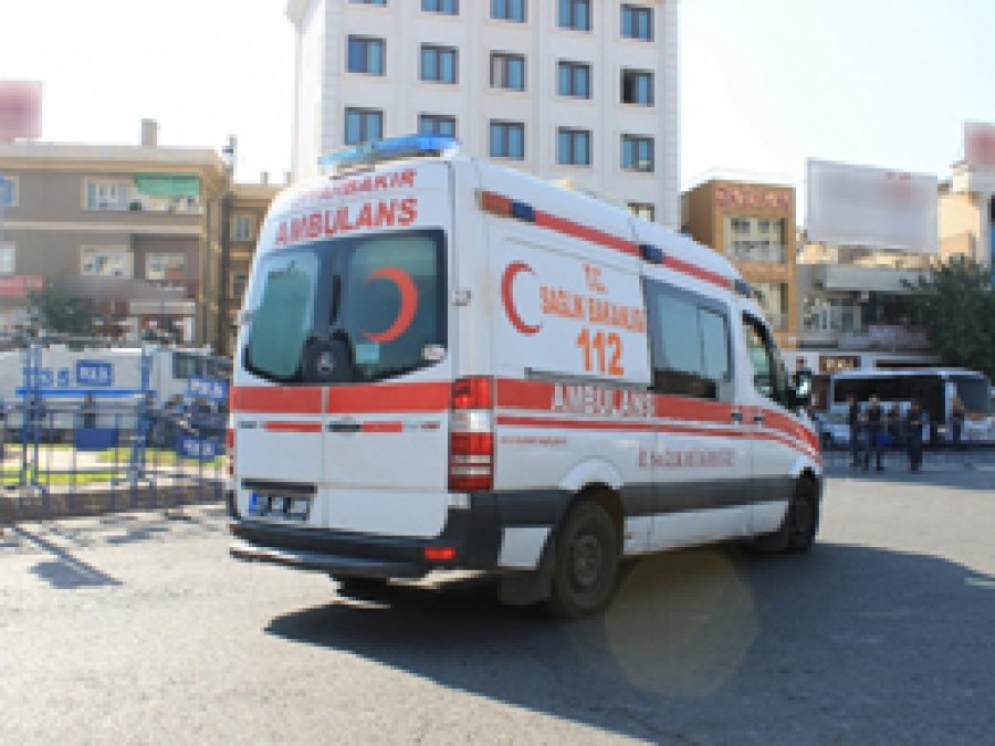 Diyarbakır'da 1 polis hayatını kaybetti